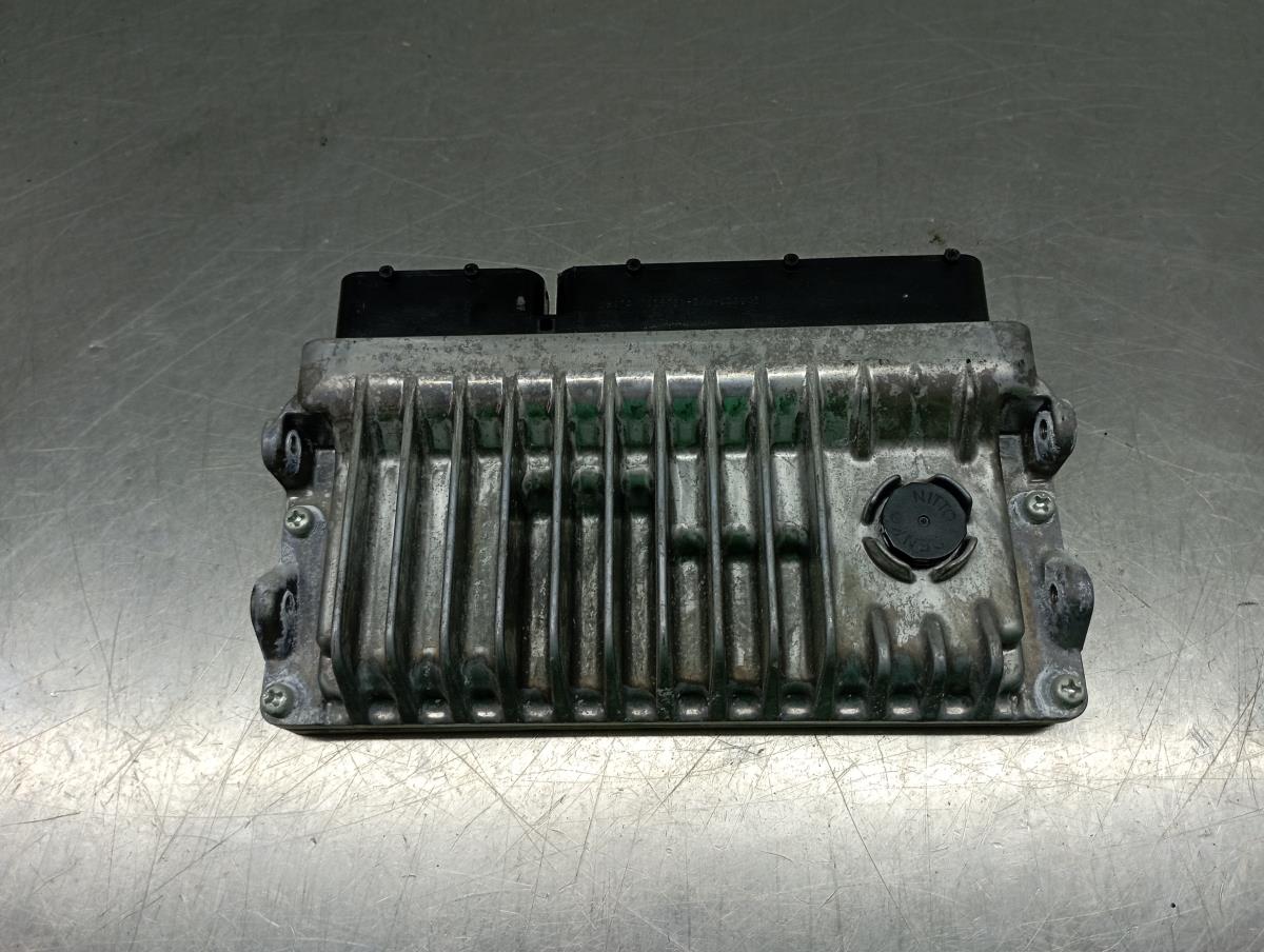 Centralina motor / ECU TOYOTA Yaris (_P13_) Imagem-1