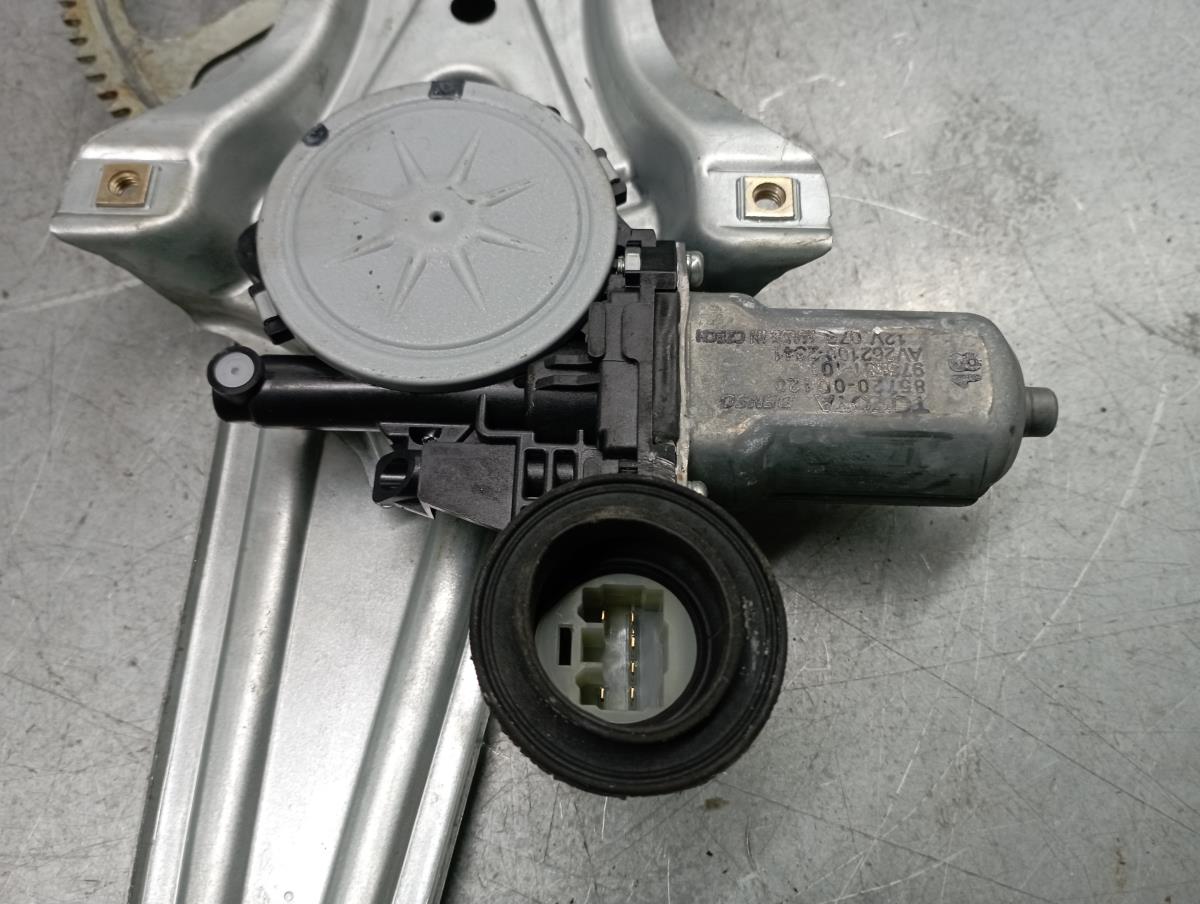 Elevador vidros trás direito TOYOTA Yaris (_P13_) Imagem-2