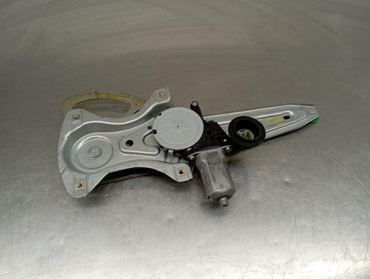 Elevador vidros trás esquerdo TOYOTA Yaris (_P13_)