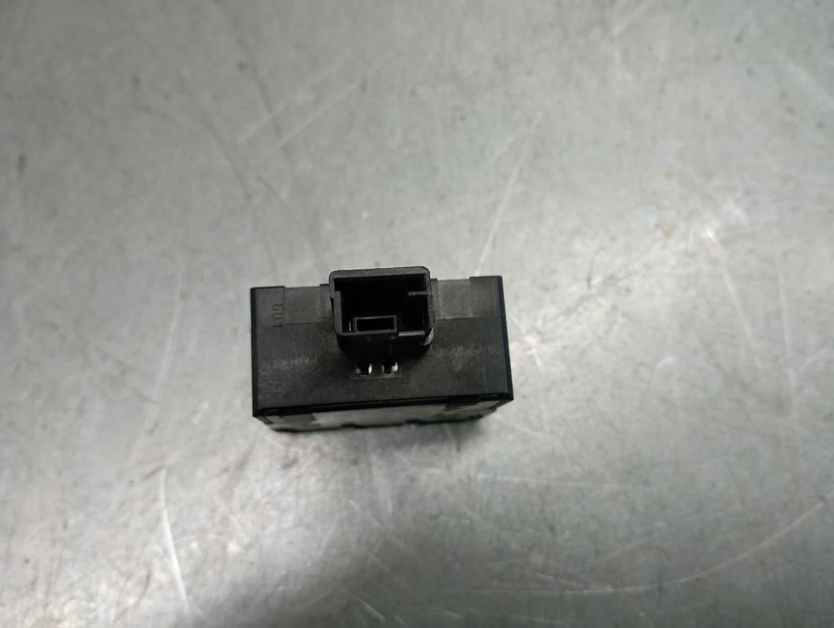 Comando / botão / interruptor multifunções PEUGEOT 2008 I (CU_) Imagem-1