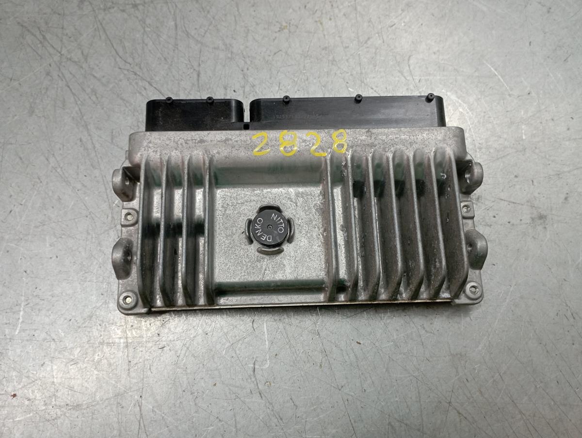 Centralina motor / ECU TOYOTA Corolla Hatchback (_E21_) Imagem-1