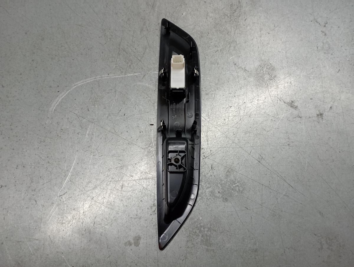 Mando / interruptor elevalunas delantero derecho PEUGEOT 208 II Imagem-1