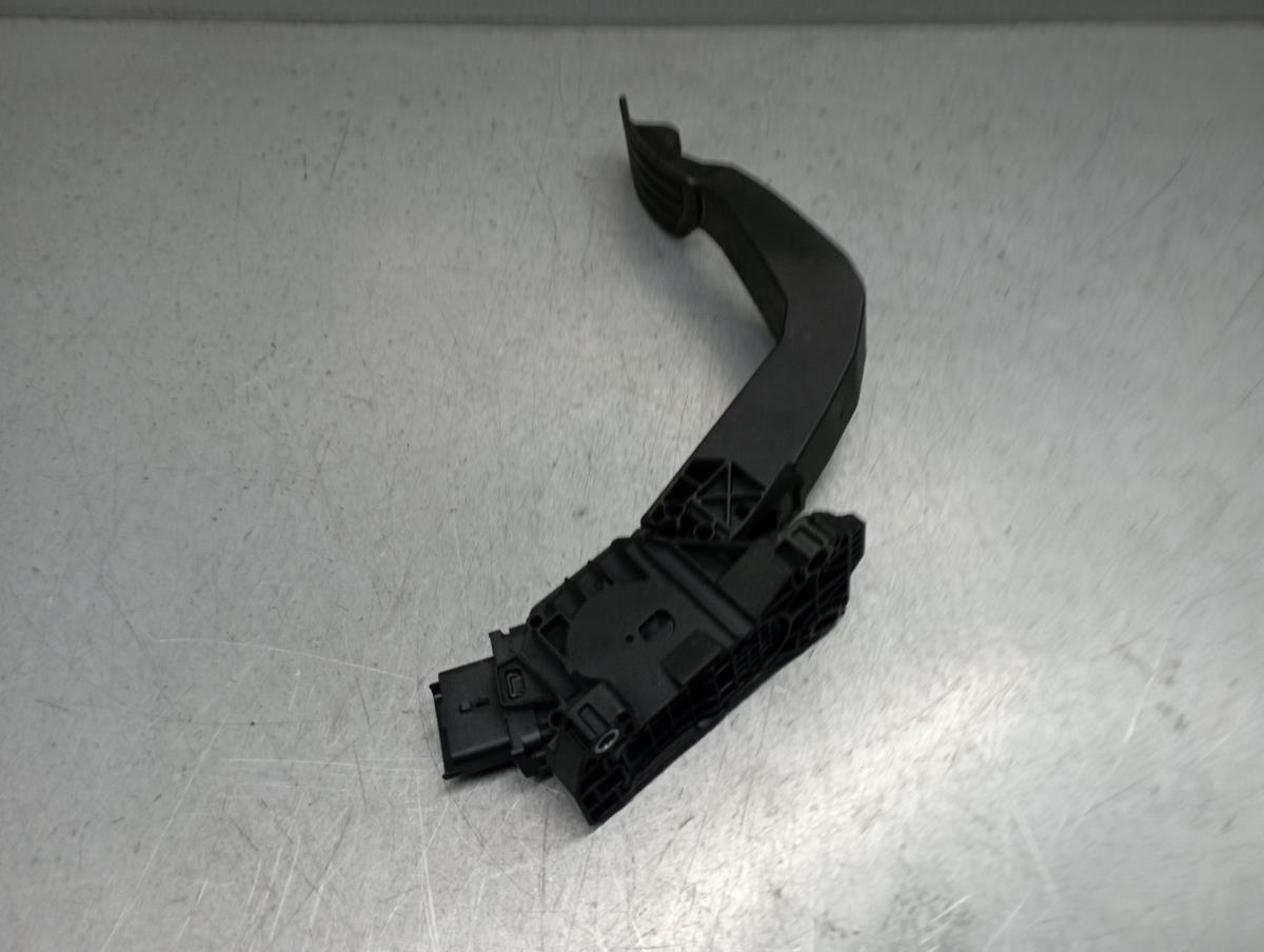 Pedal do acelerador PEUGEOT 208 II Imagem-1