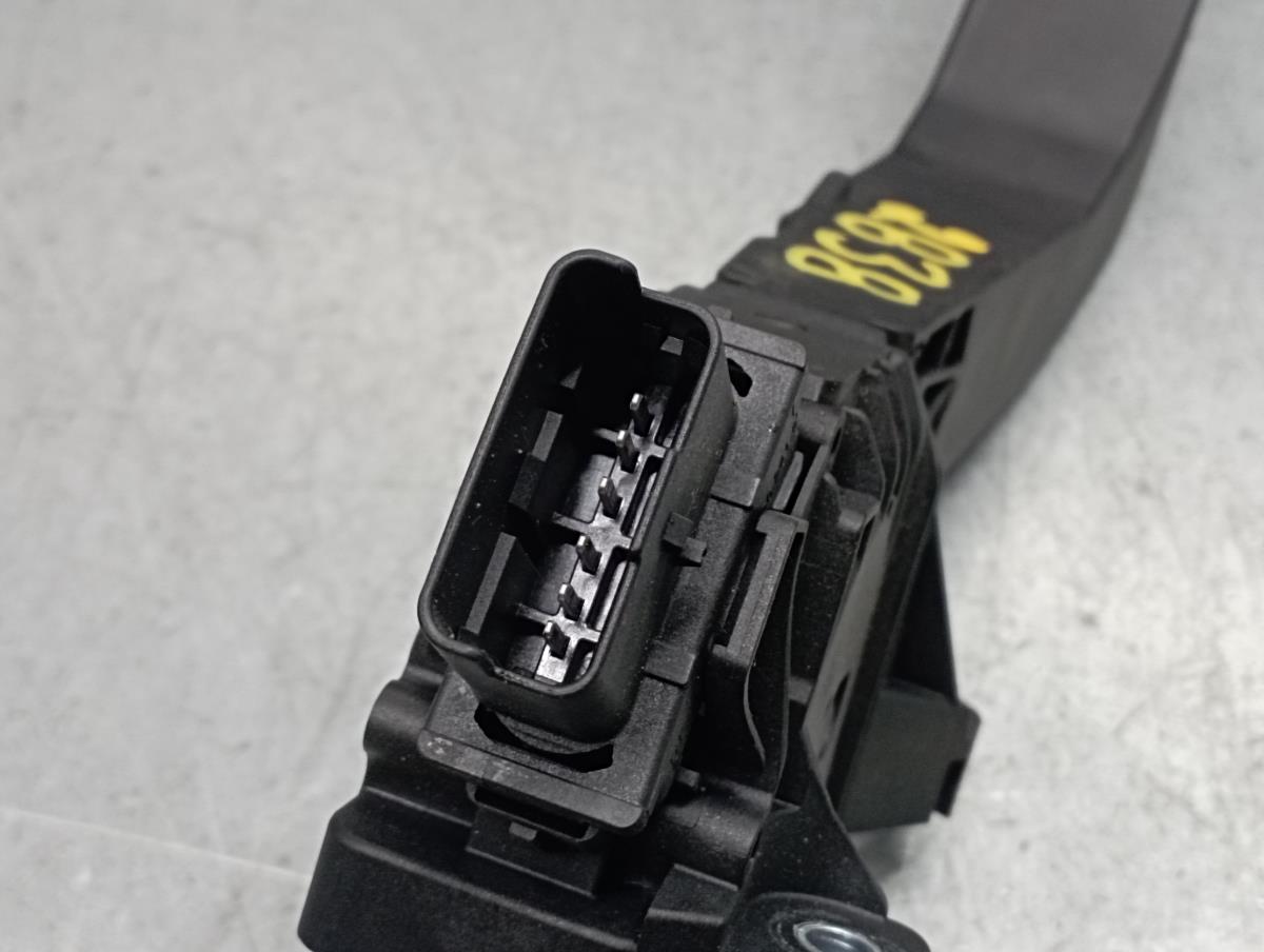 Pedal do acelerador PEUGEOT 208 II Imagem-3