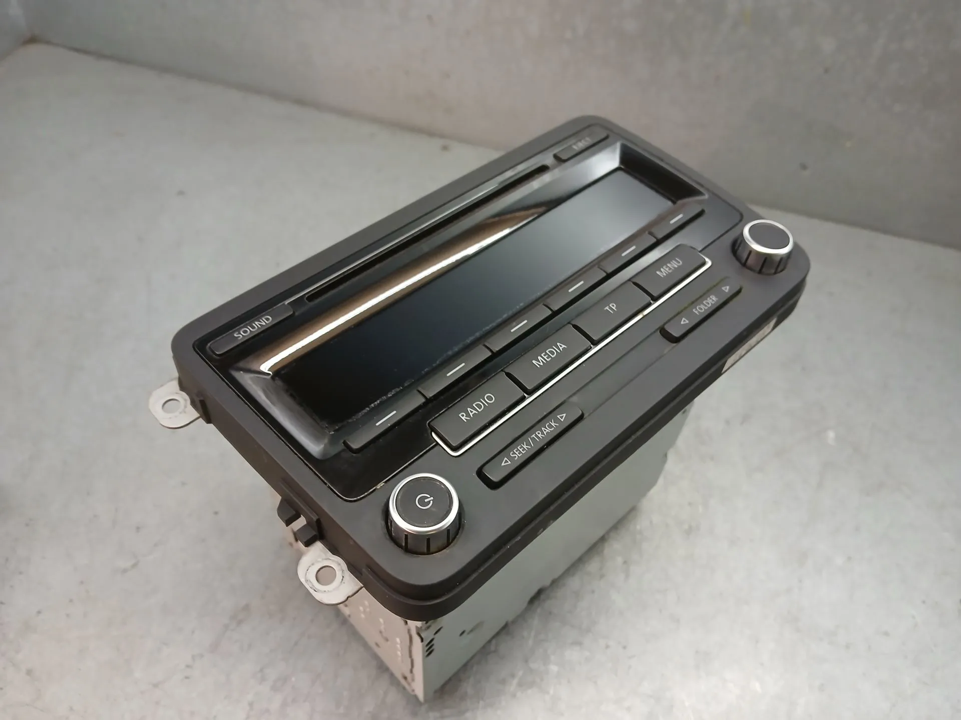 Car radio VOLKSWAGEN Golf VI (5K1) Imagem-1