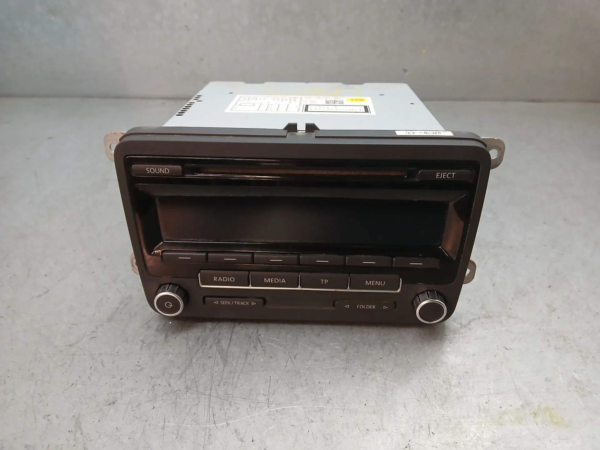 Car radio VOLKSWAGEN Golf VI (5K1)