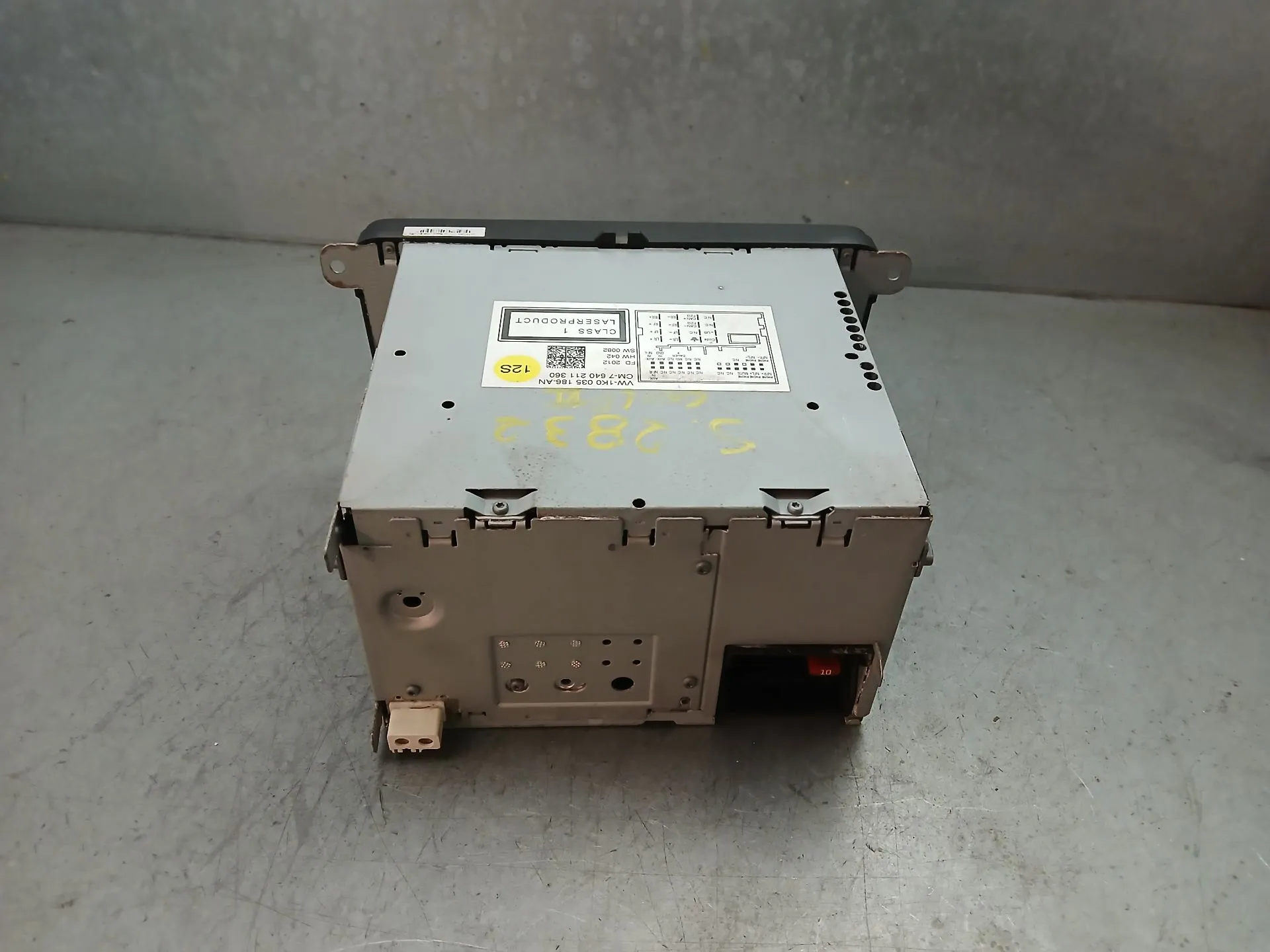 Car radio VOLKSWAGEN Golf VI (5K1) Imagem-6