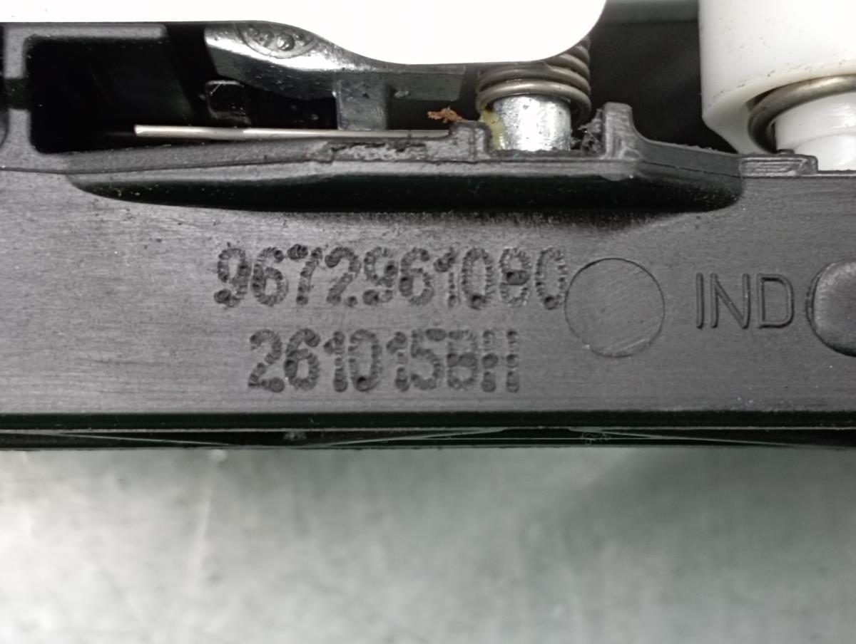 Puxador porta trás direito PEUGEOT 208 Imagem-2