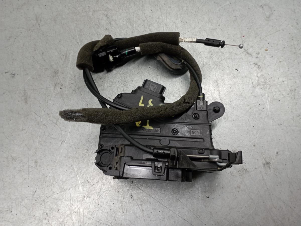 Cerradura / cierre puerta trasera derecha RENAULT Captur (J5_)