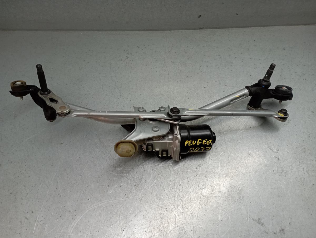 Essuie-glace moteur avant PEUGEOT 2008 II (U_)