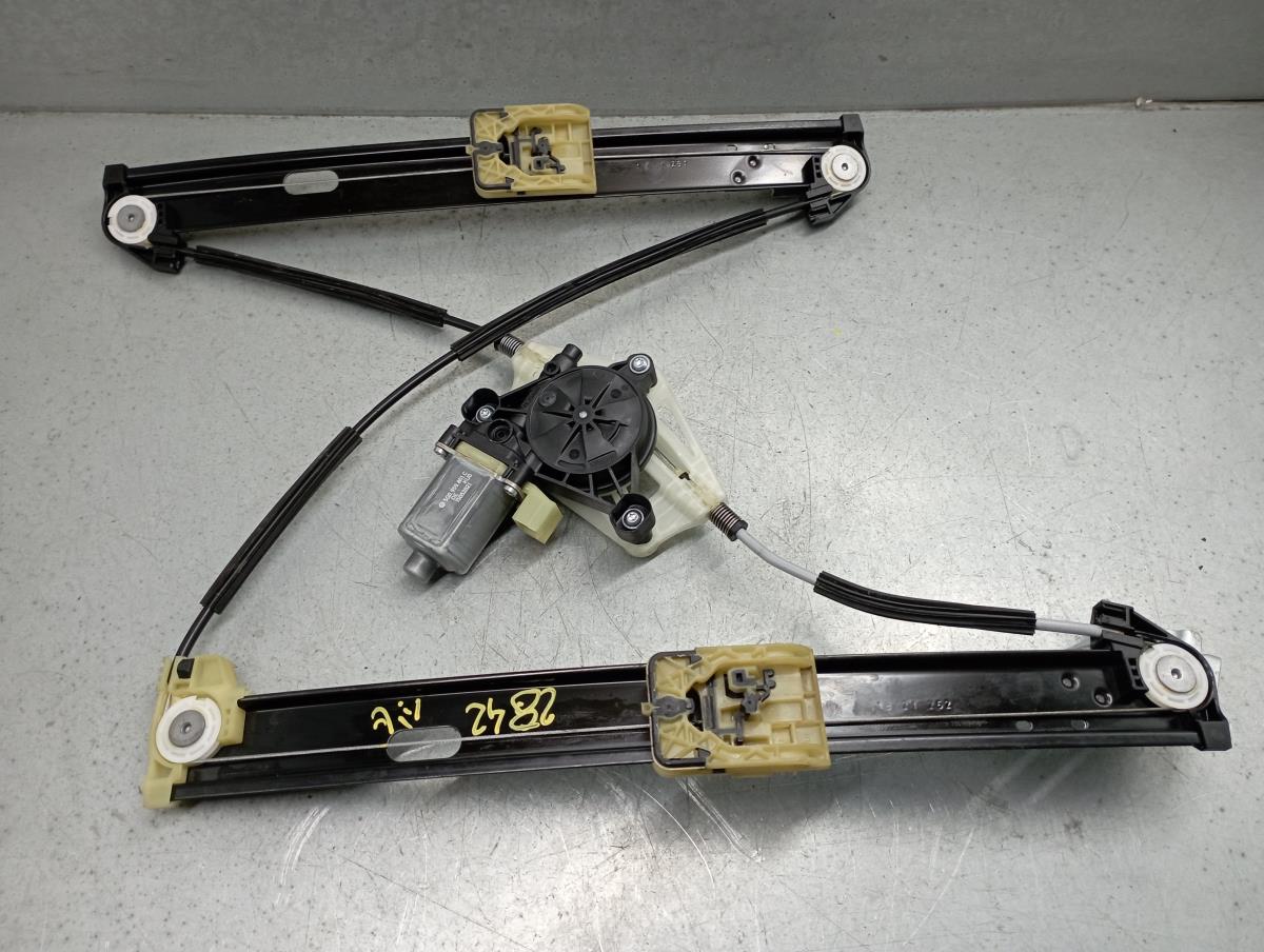 Lève-vitre avant gauche SEAT Leon (KL1)