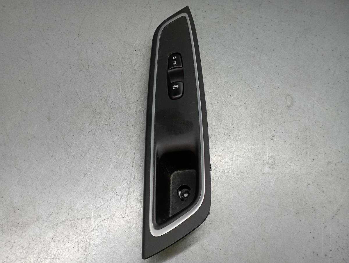 Mando / interruptor elevalunas delantero derecho NISSAN Micra V (K14)