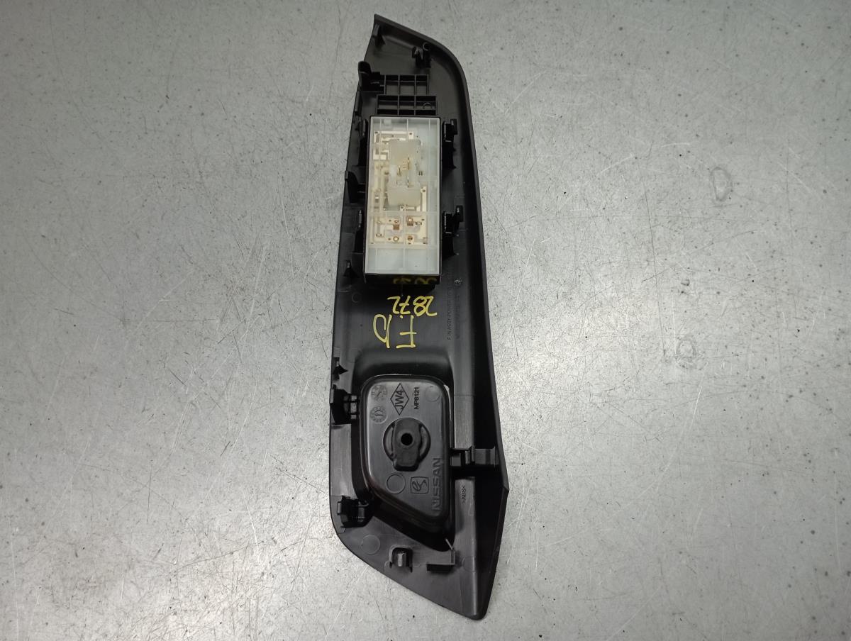 Mando / interruptor elevalunas delantero derecho NISSAN Micra V (K14) Imagem-2