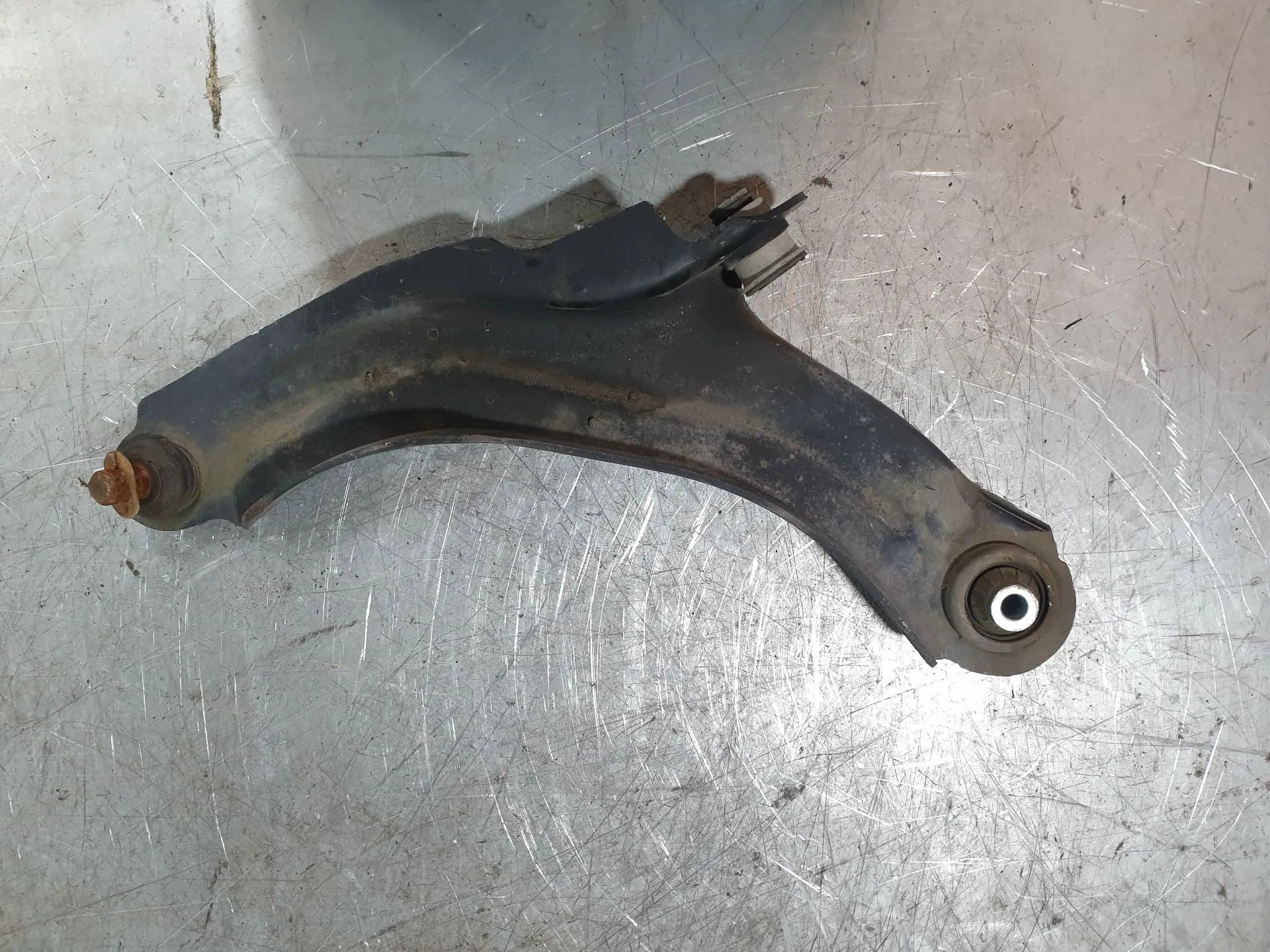 Braccio di sospensione anteriore sinistro RENAULT Clio IV Société