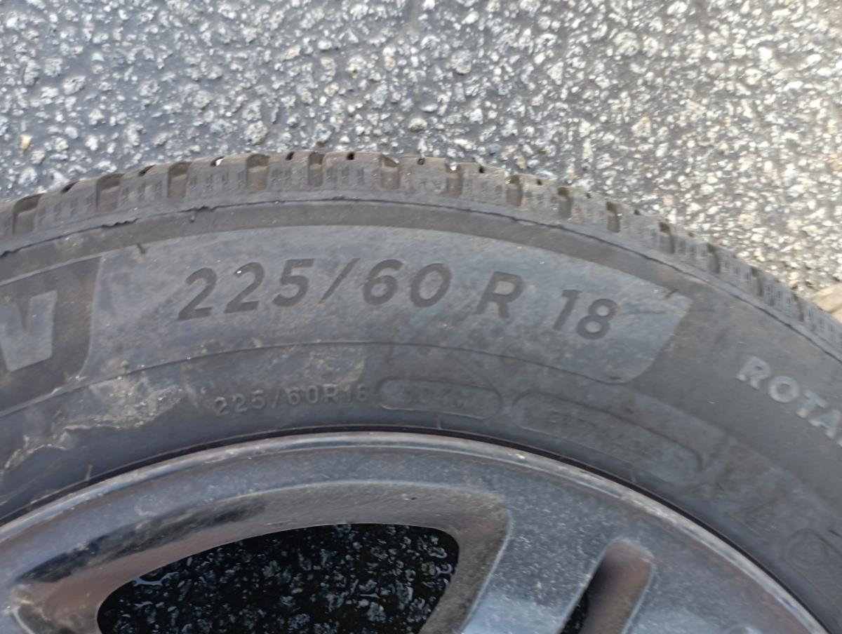 Neumático CHRYSLER 300 C Touring (LX) Imagem-1