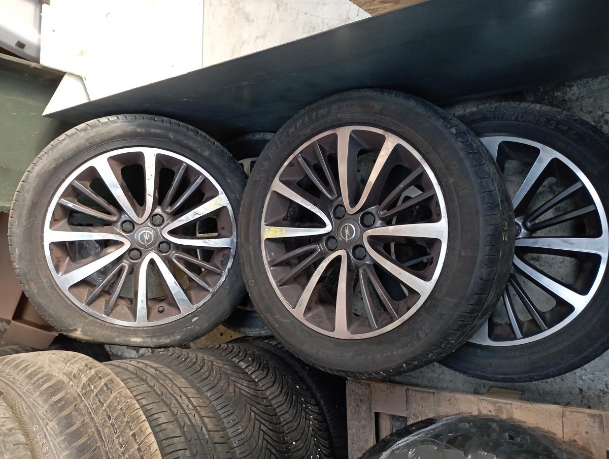 Conjunto de jantes OPEL Crossland X (75)
