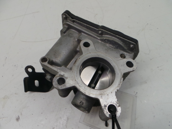 Boîtiers papillon RENAULT Megane III (BZ0_)