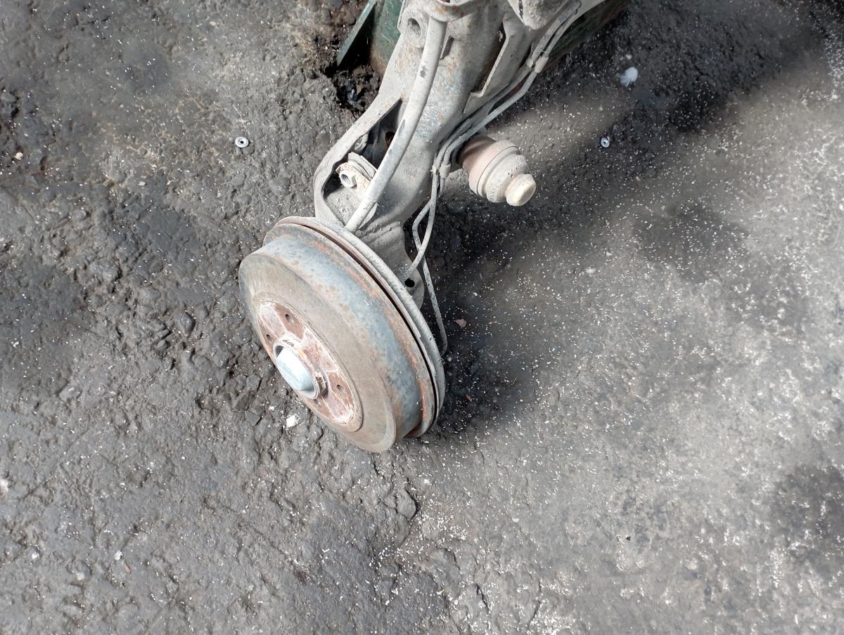 Essieu arrière à tambours CITROËN DS3 Imagem-1