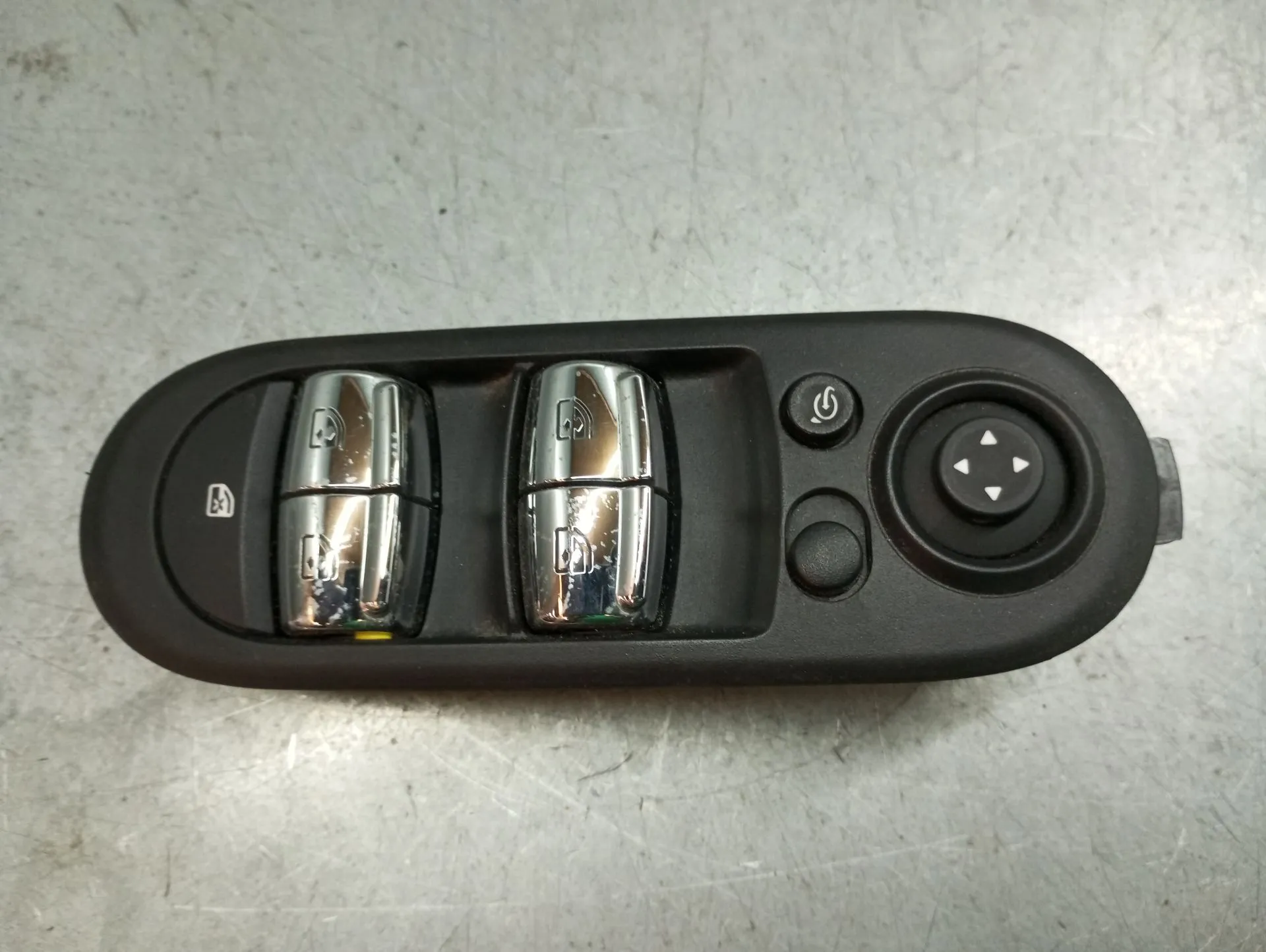 Commande / interrupteur lève-vitre Avant gauche MINI Mini (F55) Imagem-1