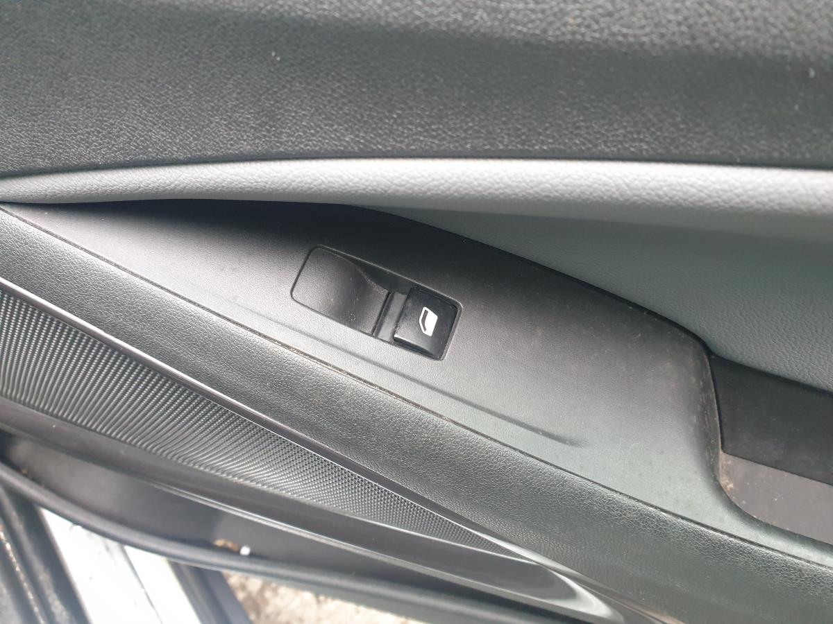 Mando / interruptor elevalunas delantero derecho OPEL Crossland X (75)