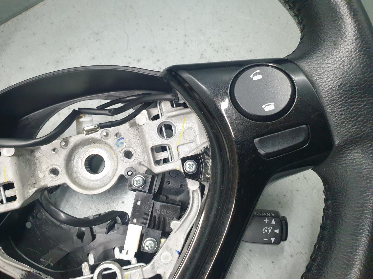 Volante de dirección PEUGEOT 108 Imagem-1