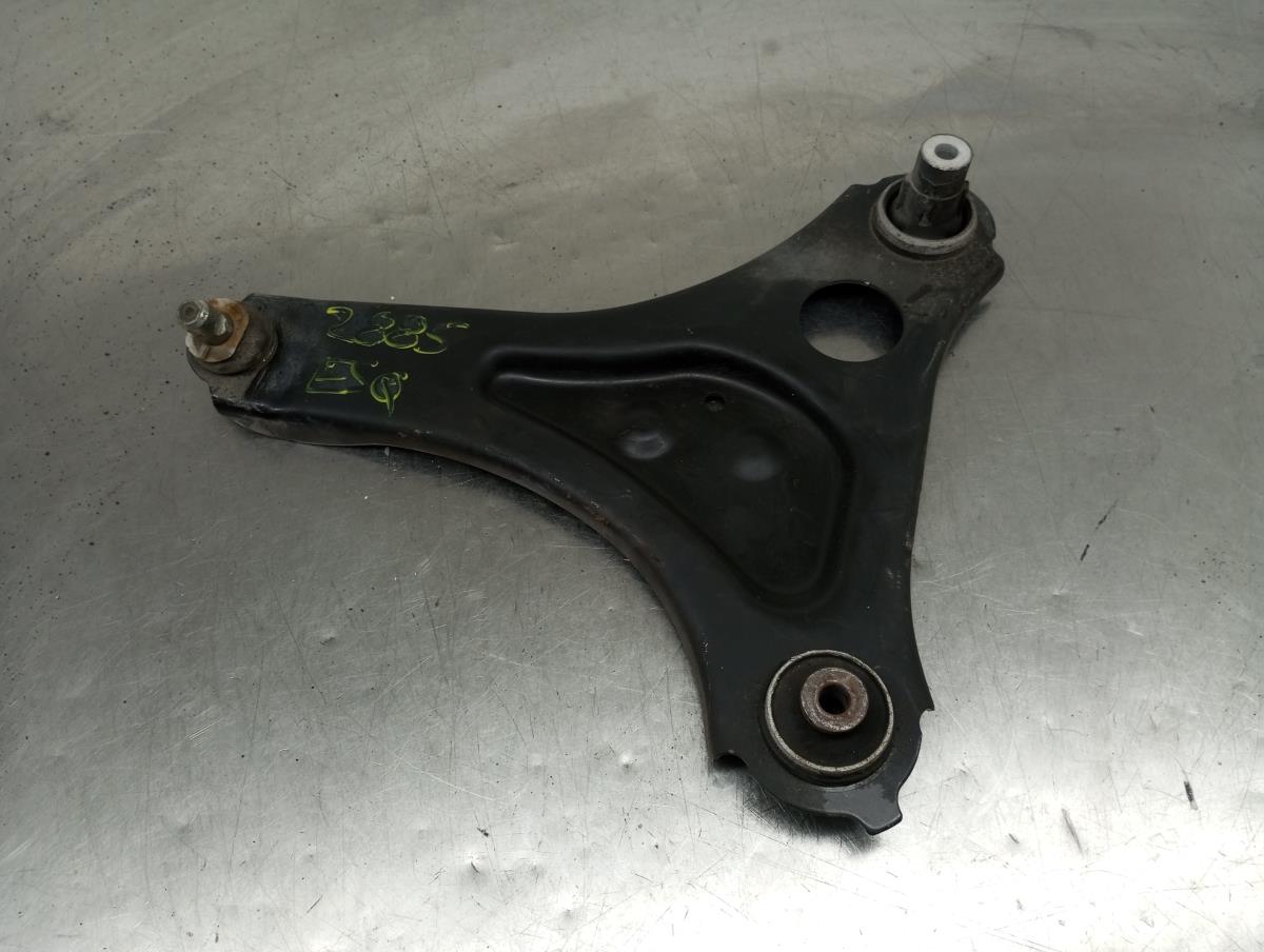 Braccio di sospensione anteriore sinistro RENAULT Twingo III (BCM_)