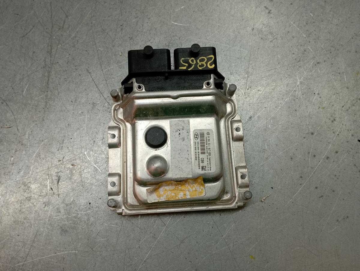 Engine control unit / ECU HYUNDAI i30 (GD)