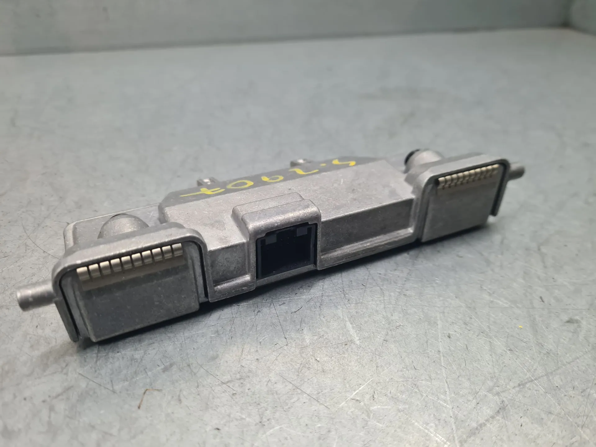 Câmera frontal JAGUAR F-Pace (X761) Imagem-1