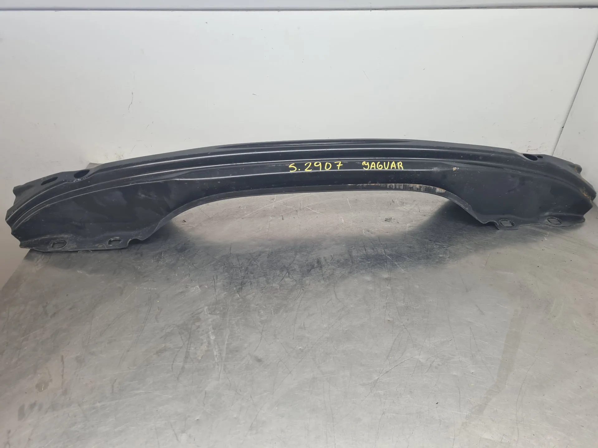 Rear bumper reinforcement JAGUAR F-Pace (X761)