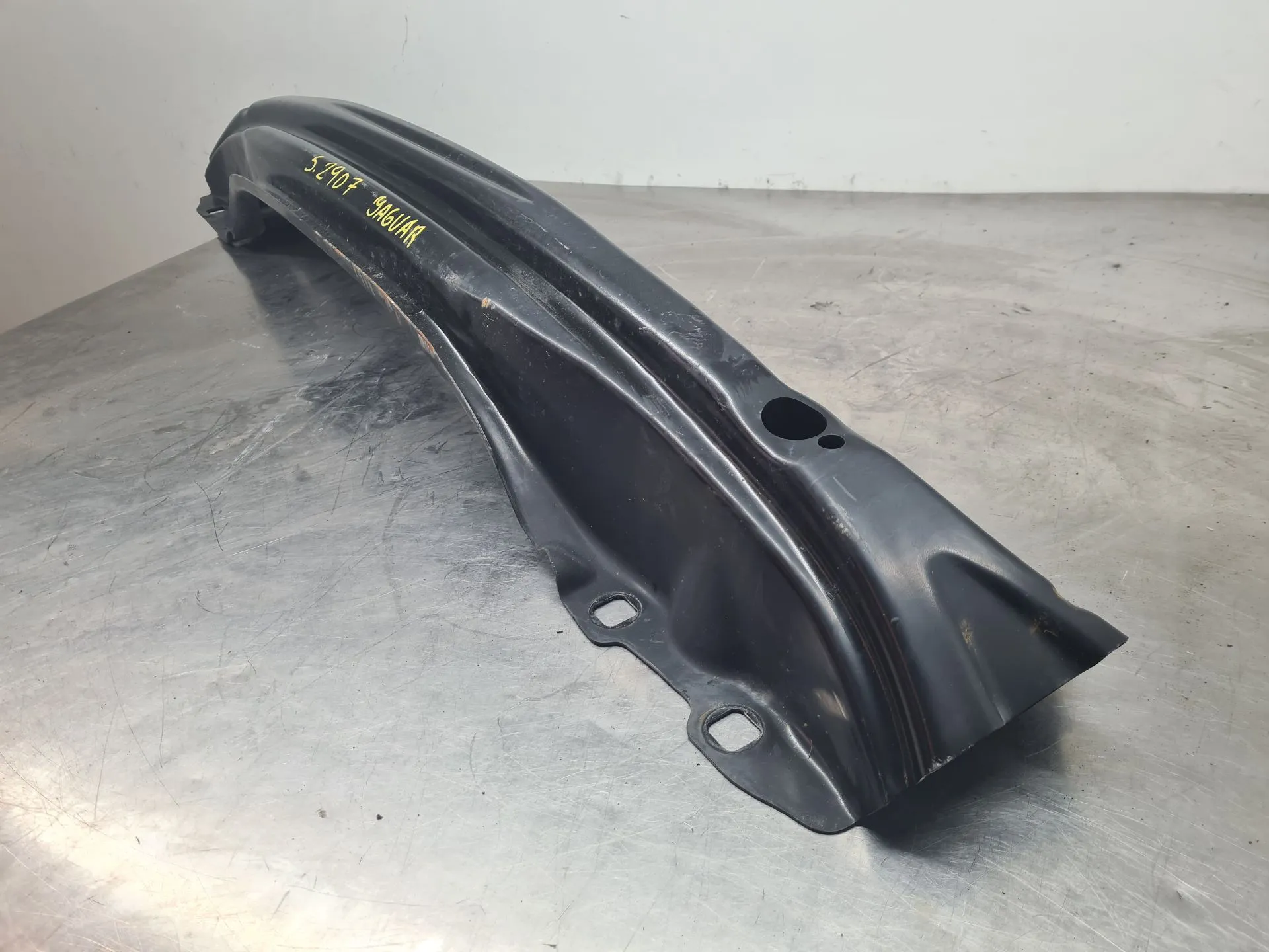 Rear bumper reinforcement JAGUAR F-Pace (X761) Imagem-2