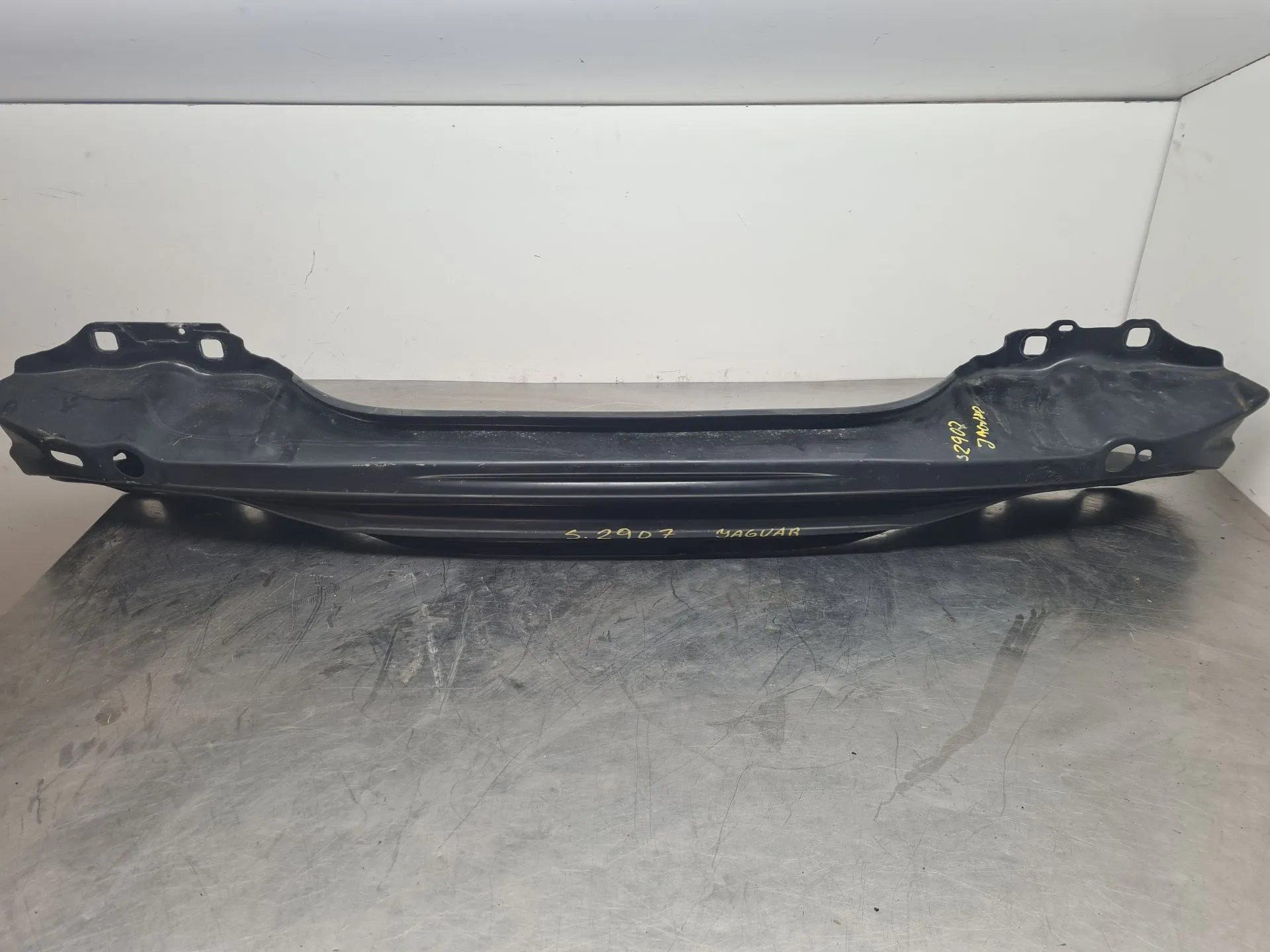 Rear bumper reinforcement JAGUAR F-Pace (X761) Imagem-3