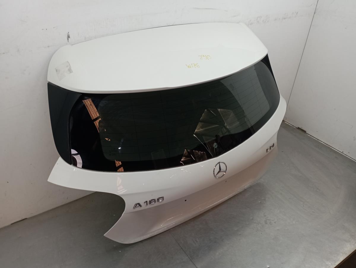 Portellone bagagliaio MERCEDES-BENZ Classe A (W176) Imagem-1