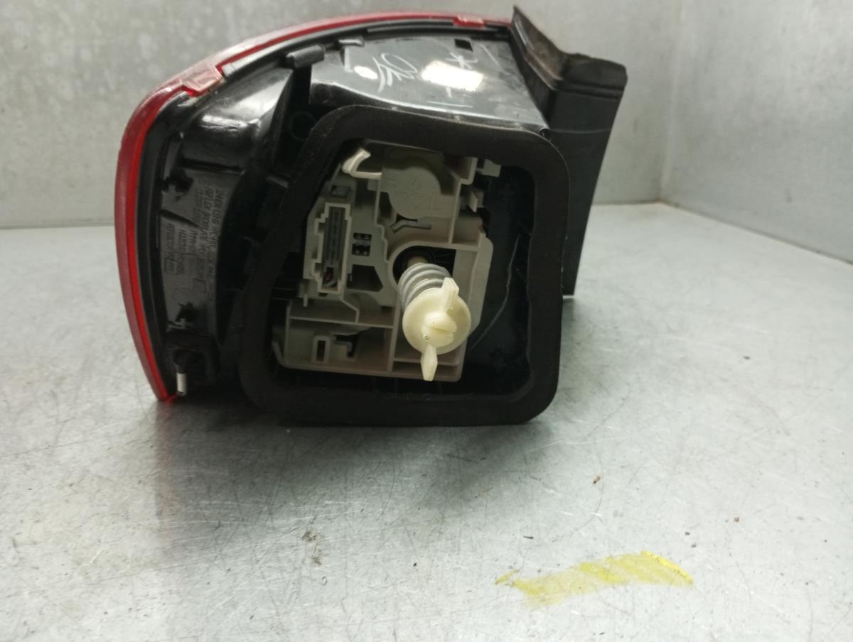 Feu arrière Droite VOLKSWAGEN Jetta IV (162, 163) Imagem-1