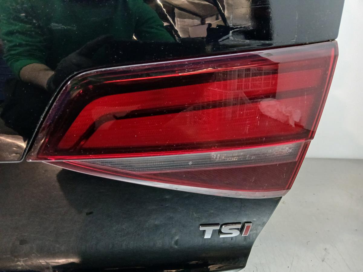 Farolim da mala direito VOLKSWAGEN Jetta IV (162, 163)