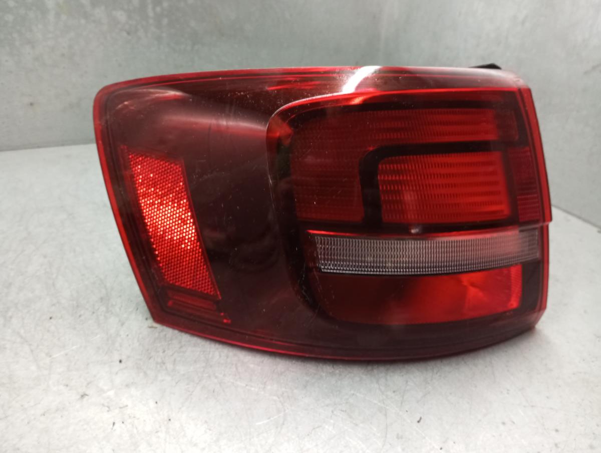 Feu arrière Gauche VOLKSWAGEN Jetta IV (162, 163)