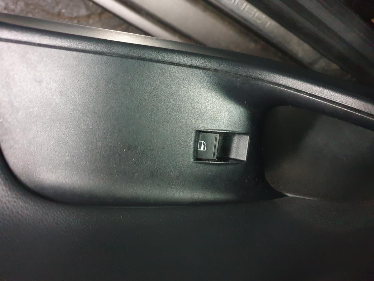 Mando / interruptor elevalunas delantero derecho SEAT Ibiza IV ST (6J8, 6P8)