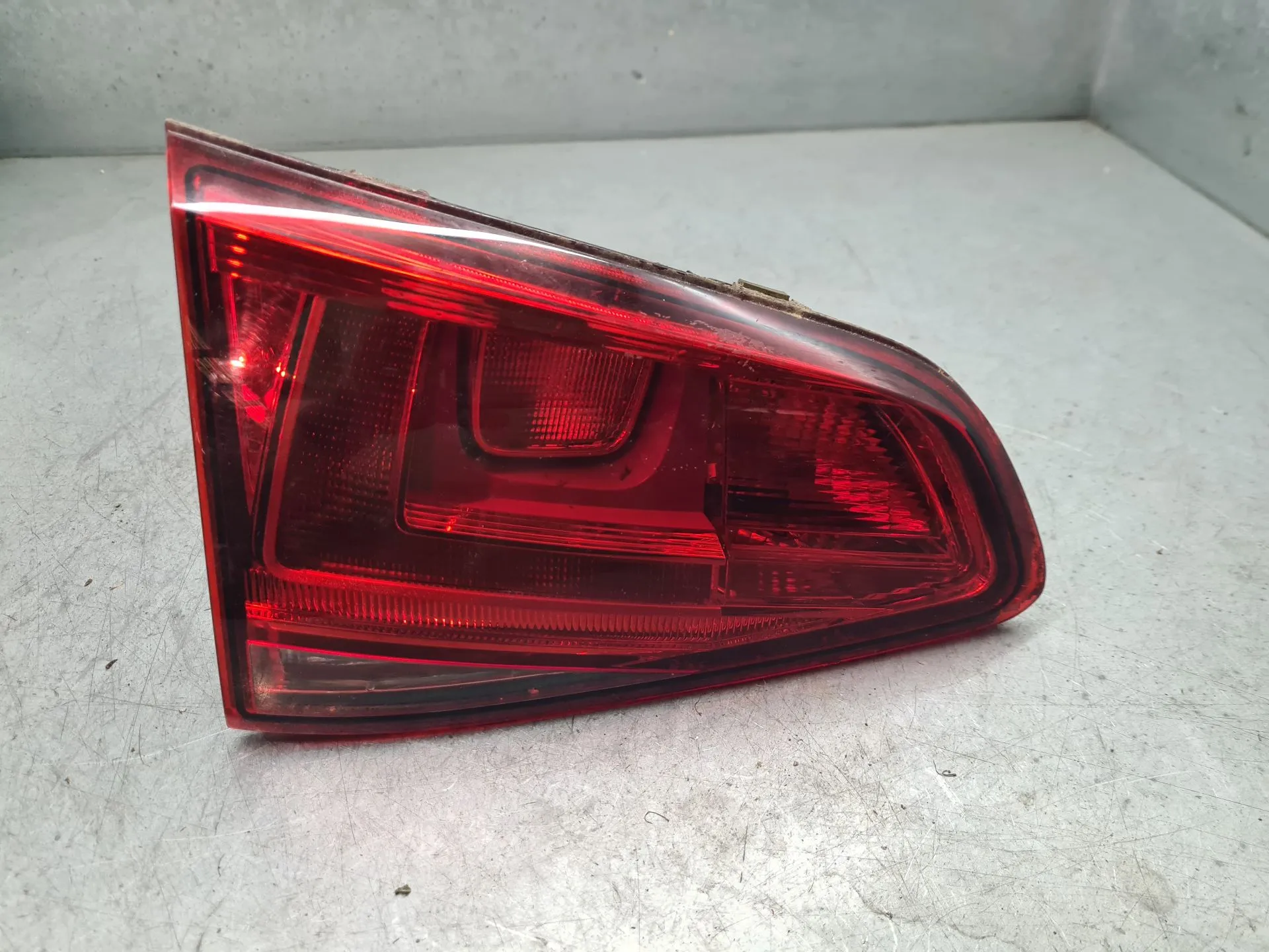 Feu de coffre Gauche VOLKSWAGEN Golf VII (5G1, BQ1, BE1, BE2)