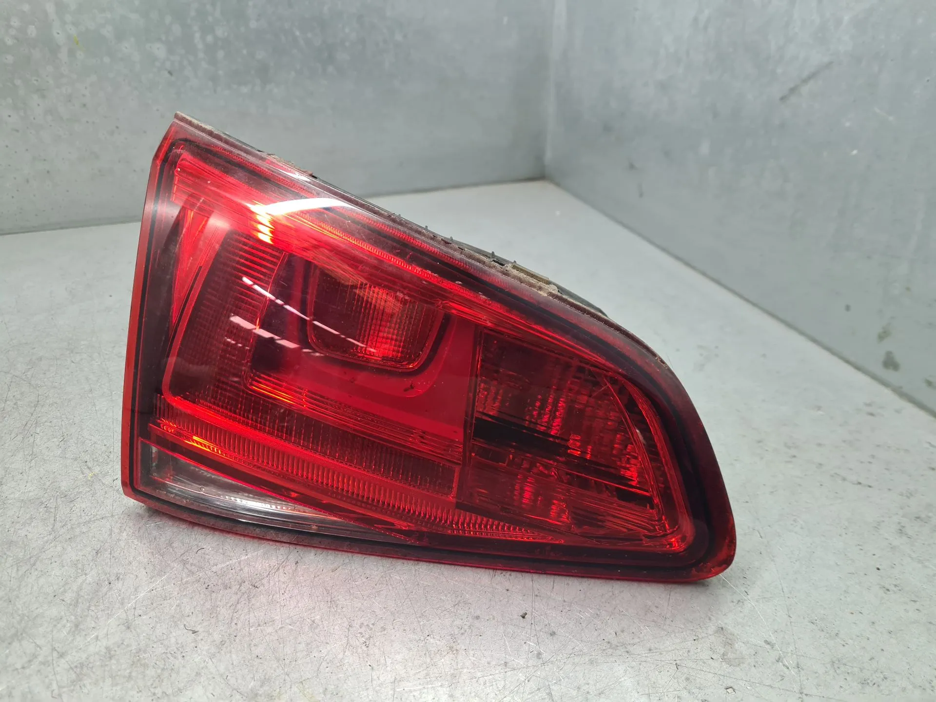 Feu de coffre Gauche VOLKSWAGEN Golf VII (5G1, BQ1, BE1, BE2) Imagem-1