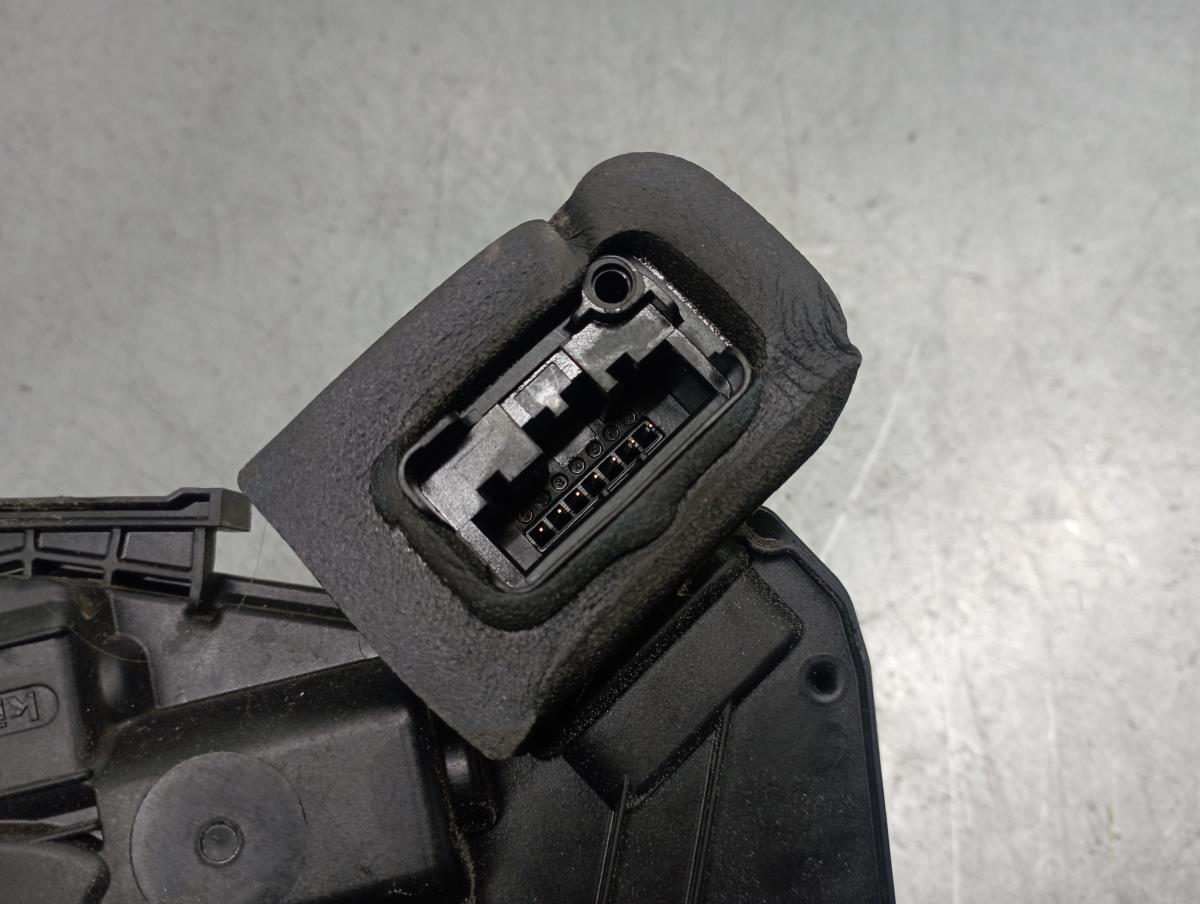 Cerradura / cierre puerta trasera derecha VOLKSWAGEN Golf VII (5G1, BQ1, BE1, BE2) Imagem-3