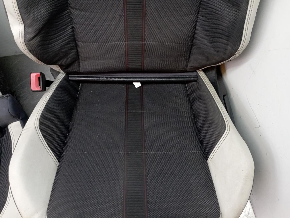 Banco Delantero Izquierdo VOLKSWAGEN Polo (AW1) Imagem-1