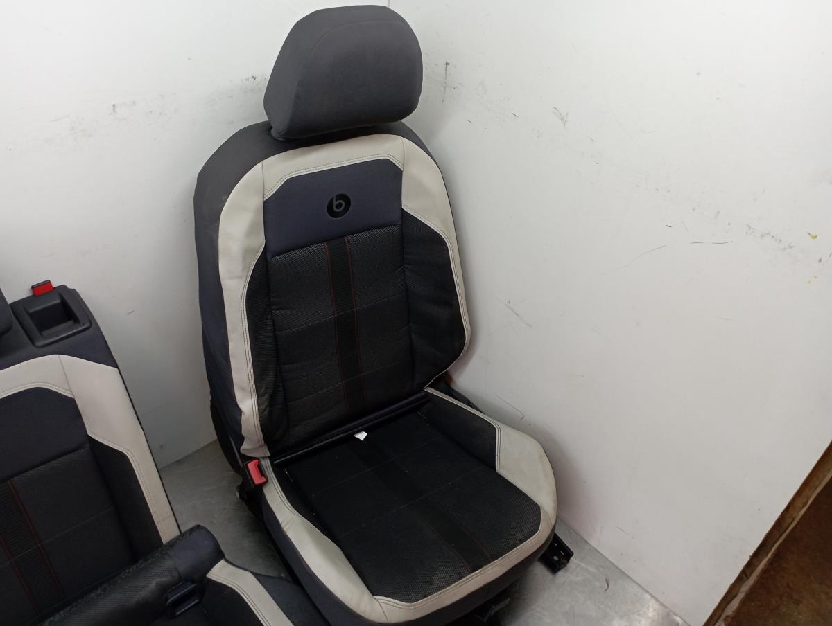 Banco Delantero Izquierdo VOLKSWAGEN Polo (AW1)