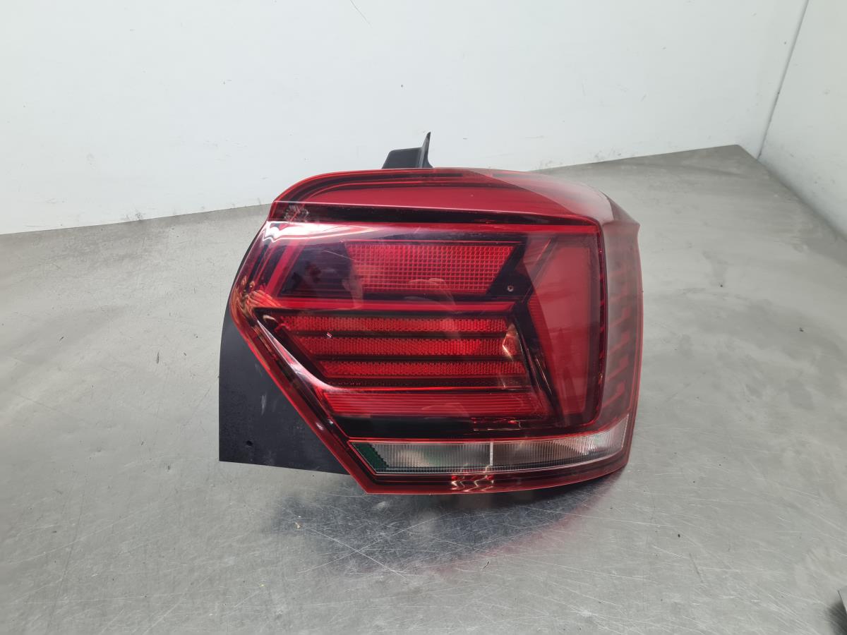 Feu arrière Droite VOLKSWAGEN Polo (AW1)