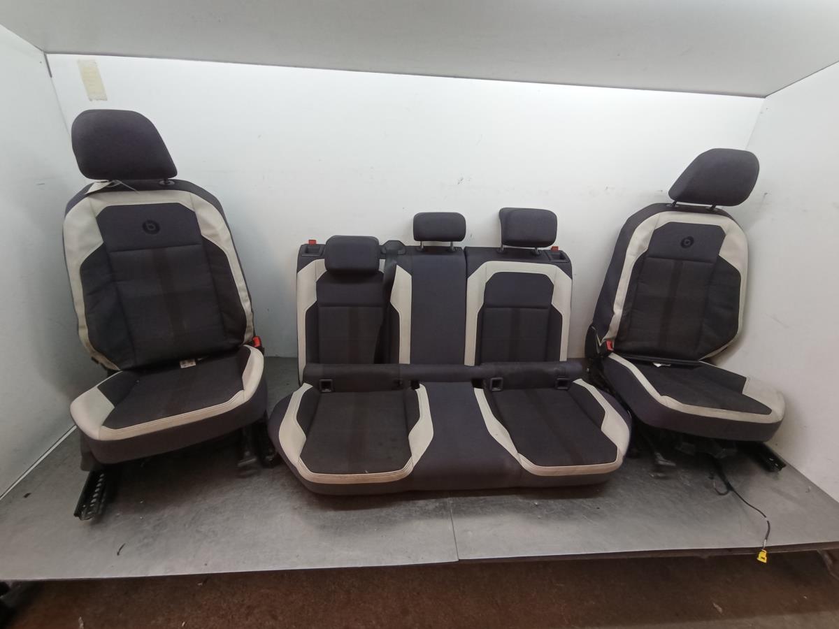 Ensemble sièges VOLKSWAGEN Polo (AW1)