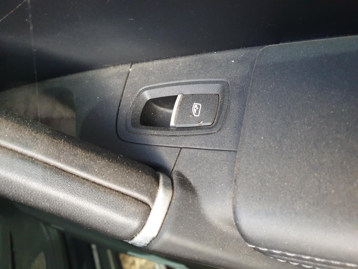 Comando / botão / interruptor vidros trás direito PORSCHE Cayenne (92A)