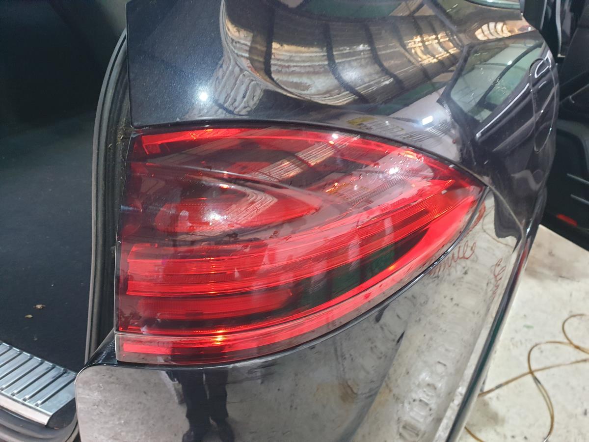 Feu arrière Droite PORSCHE Cayenne (92A)