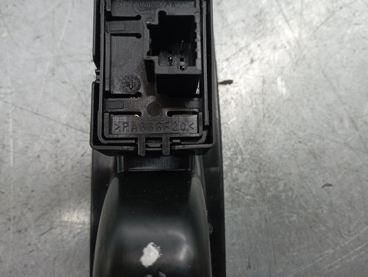 Comando / botão / interruptor vidros trás direito RENAULT Megane IV (B9A/M_) Imagem-2