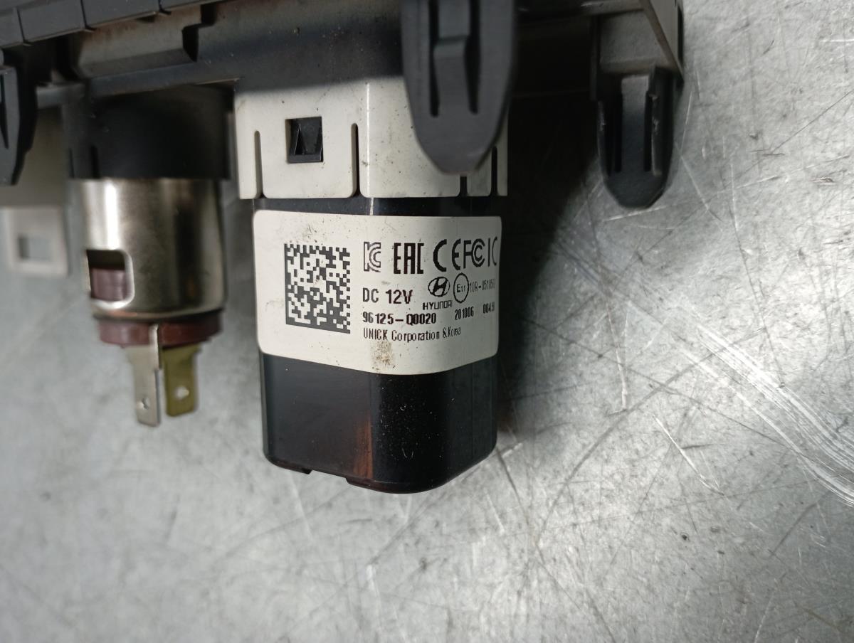 Módulo USB / AUX / IPOD HYUNDAI i20 (BC3, BI3) Imagem-2