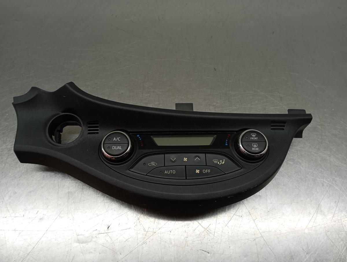 Climate control TOYOTA Yaris (_P13_)