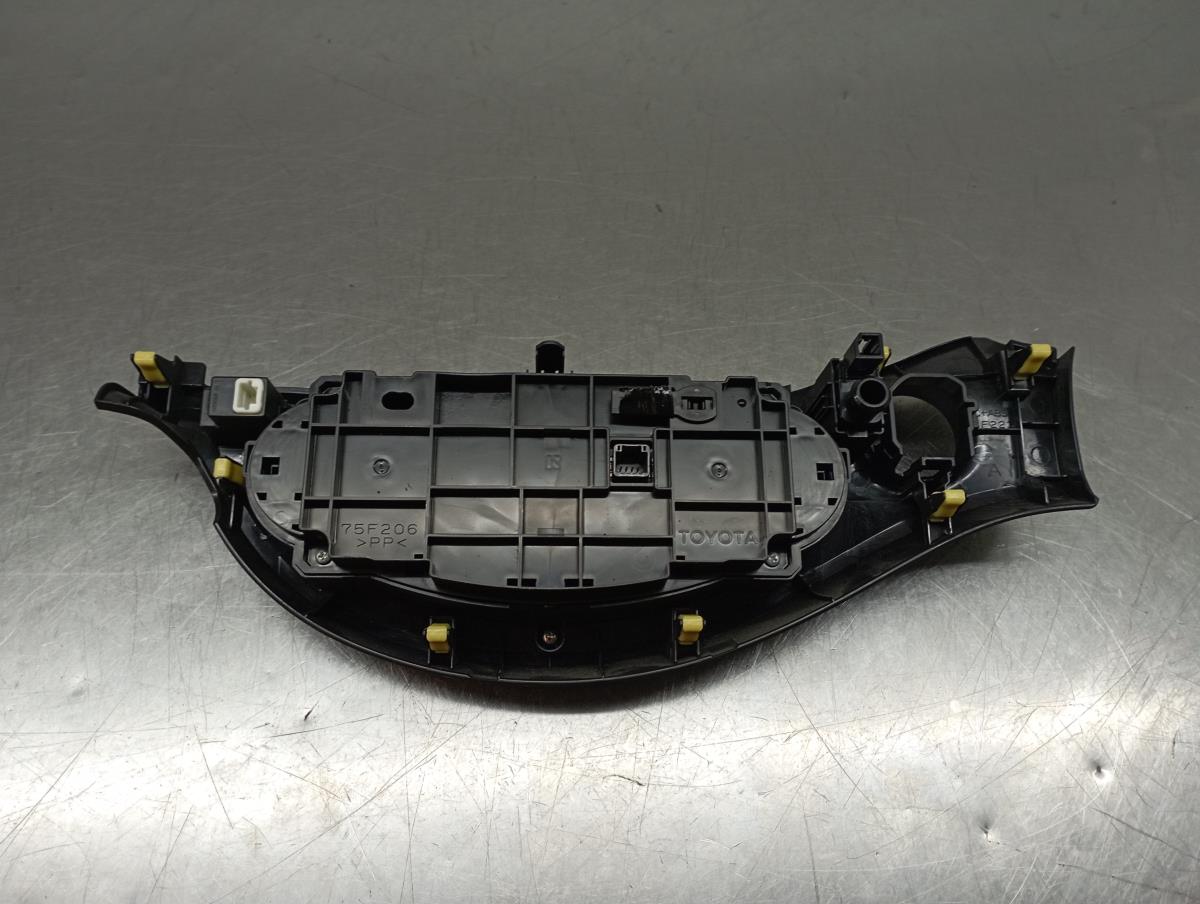 Climate control TOYOTA Yaris (_P13_) Imagem-2