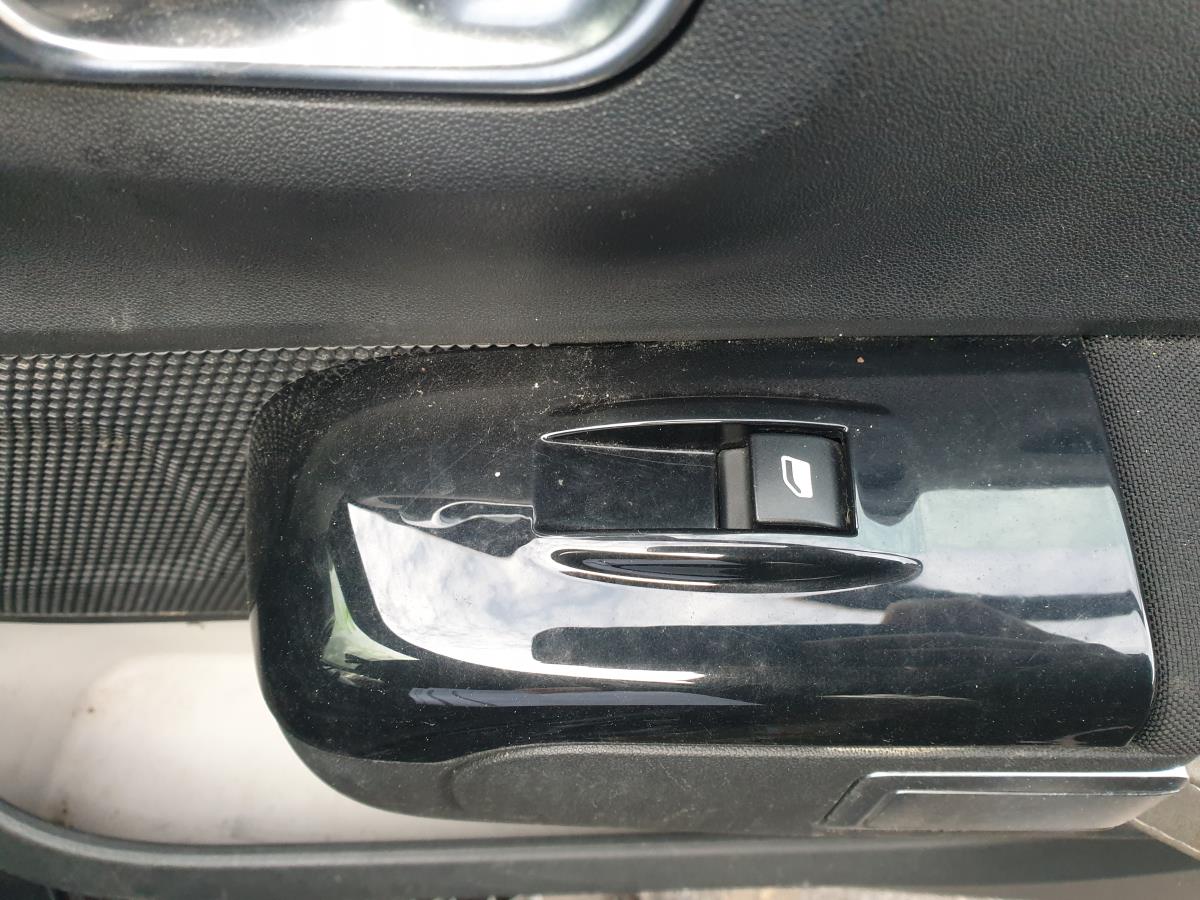 Mando / interruptor elevalunas delantero derecho CITROËN C3 III Van (SX_, SY_)